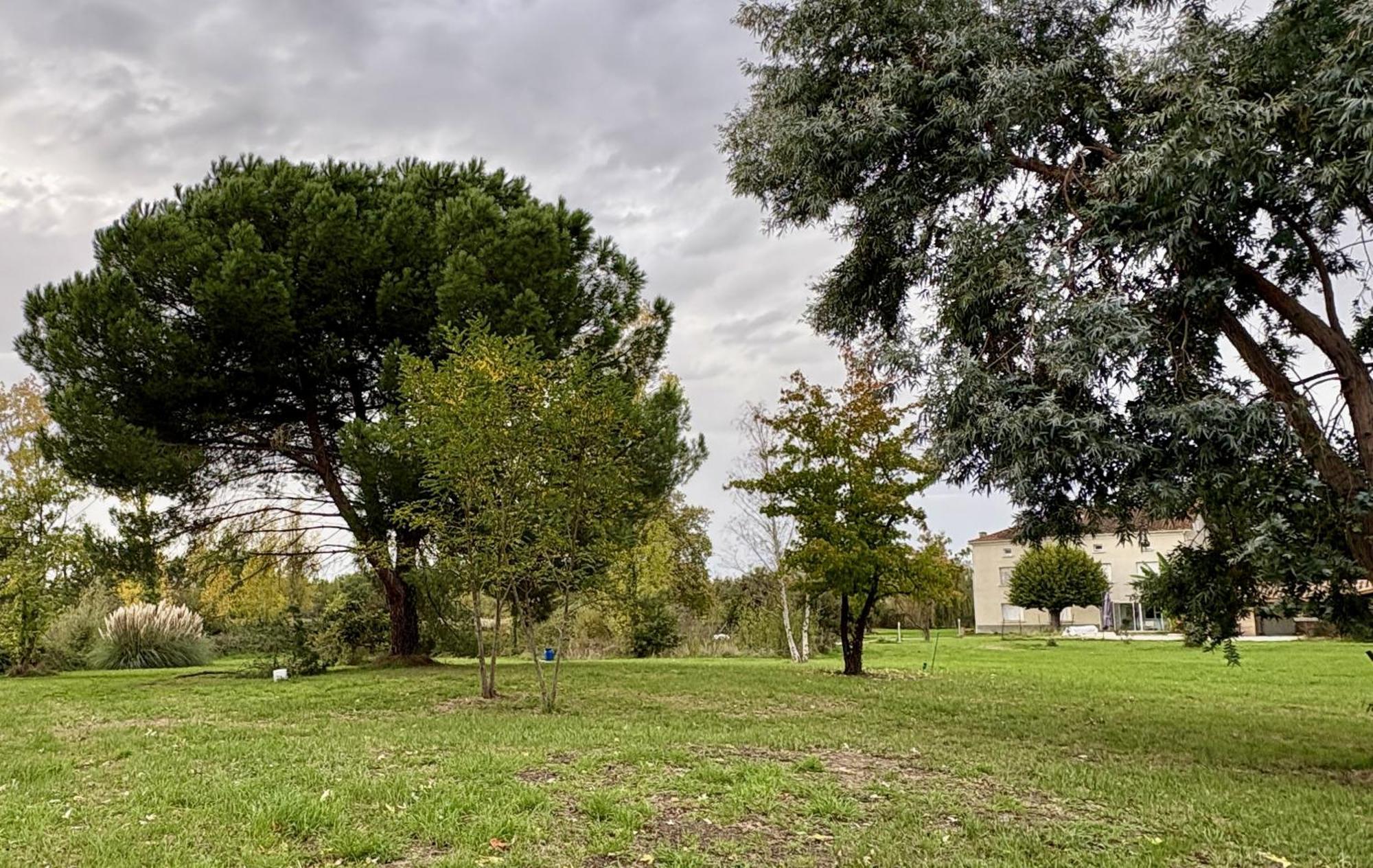 Le Parc De Gouts Villa Aiguillon Exterior photo